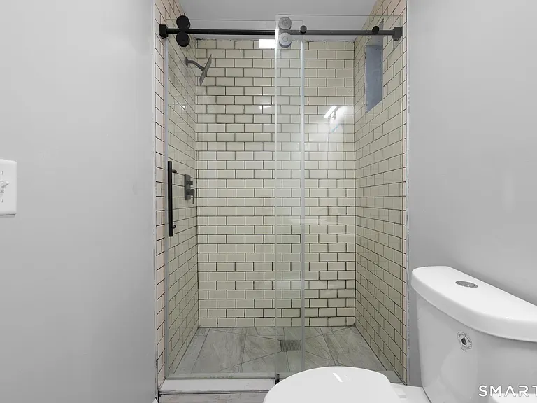 140 Grand St #2A — Photo 13