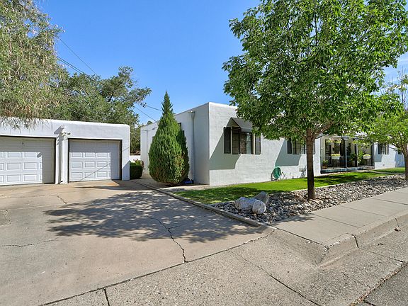 5th image of 401 Aliso Dr NE