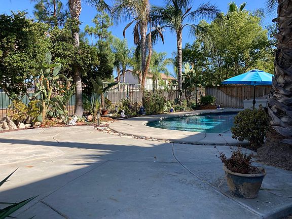 3rd image of 33566 Poppy Ln