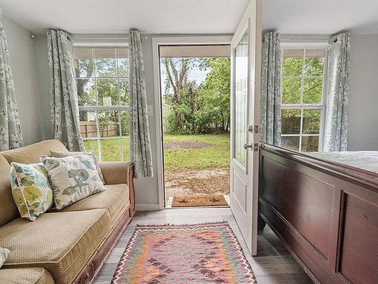 317 Ballentine St — Photo 7