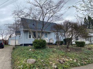 908 Kennebec Ave, Akron, OH