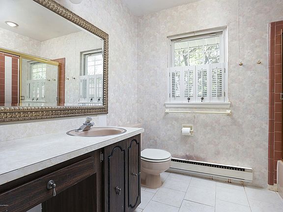 5th image of 830C Dumbarton Dr #1003