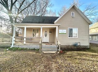 107 W 3rd Ave, Caney, KS 67333