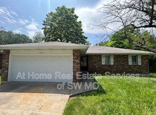 1415 S Arcadia Ave, Springfield, MO 65804