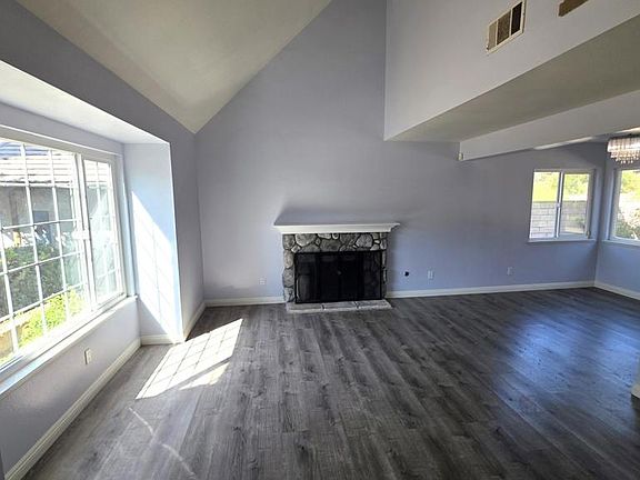 4th image of 1036 Cogburn Ln
