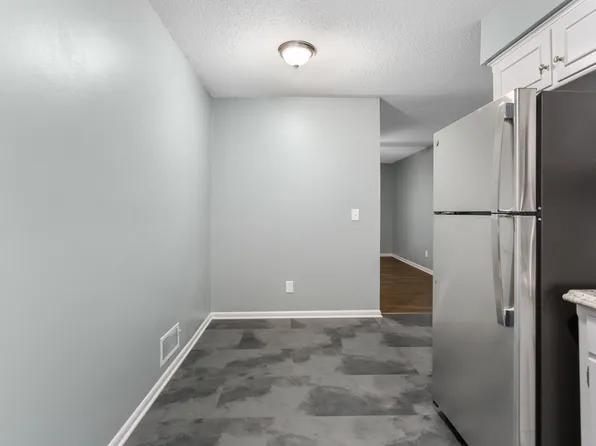 10219 W 53rd St, Shawnee, KS 66203