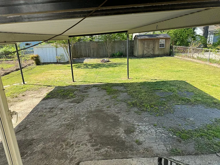 3410 Forrest Ave — Photo 9