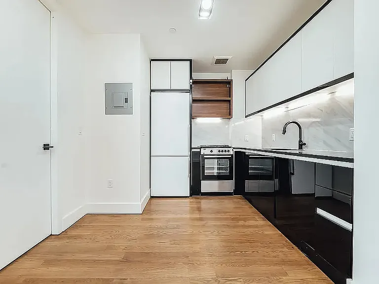 581 Ocean Pkwy #5F — Photo 3