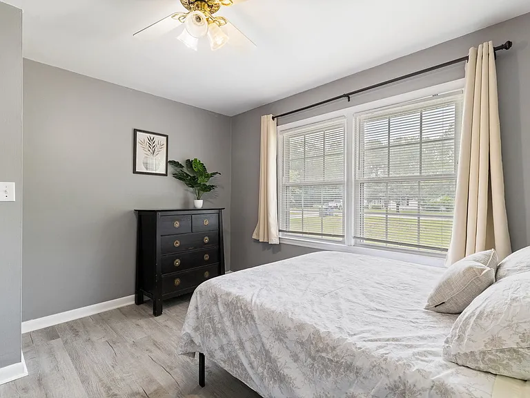 5614 Athens Ln — Photo 16