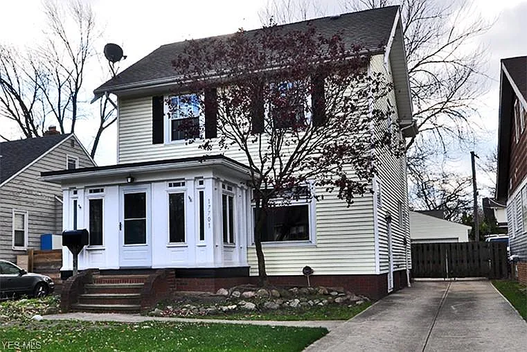 17701 Sedalia Ave photo 1