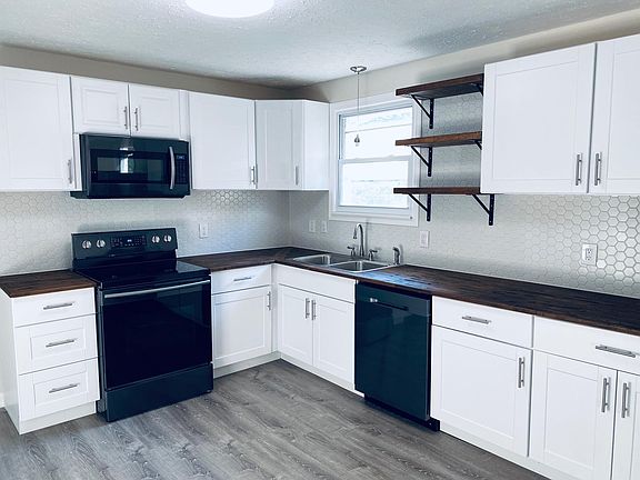 4th image of 3939 Crouch Dr
