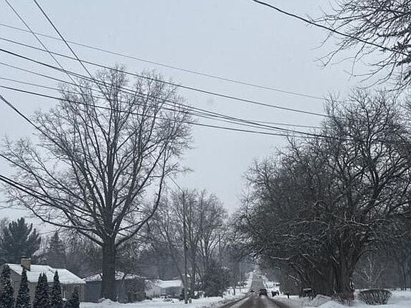 4th image of 375 N Revere Rd