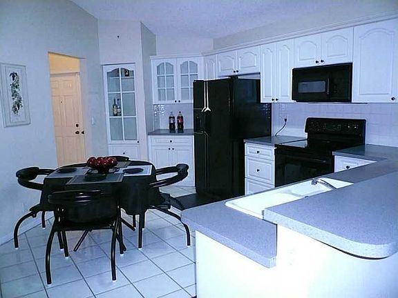 5th image of 17627 SW 11th St