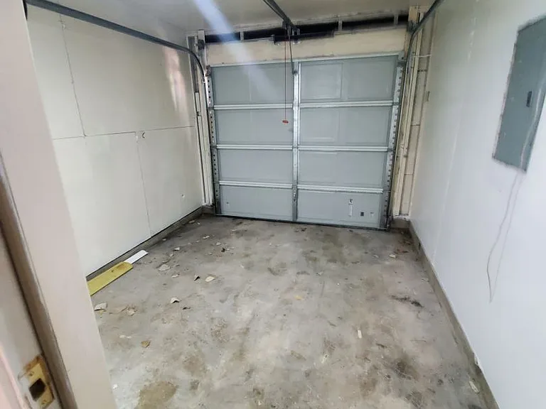 3025 Lambert Dr — Photo 3