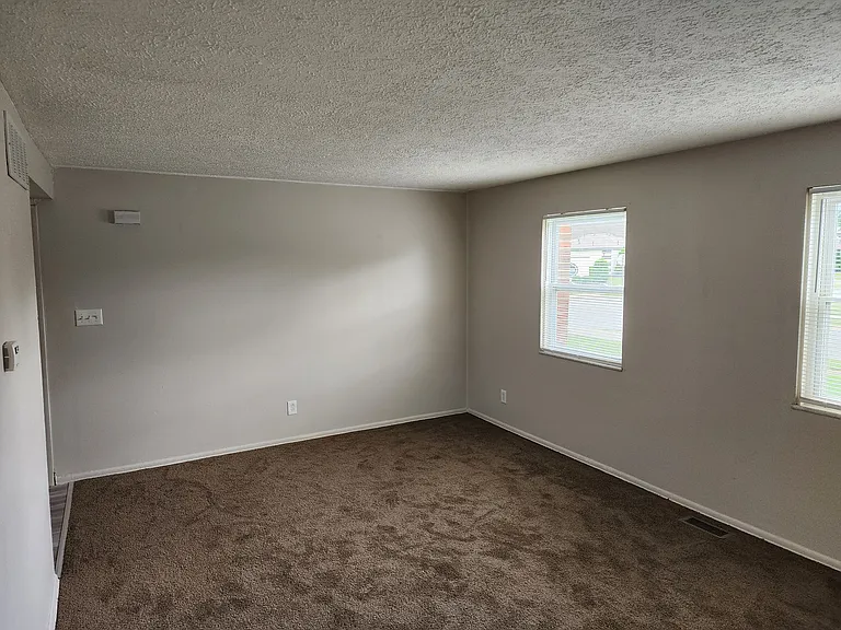 2233 Wadsworth Dr — Photo 15