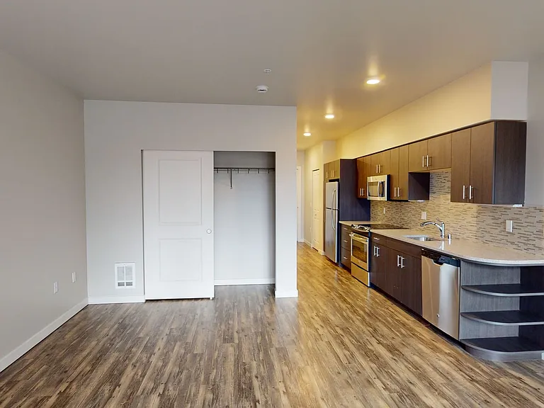Evolve Apartments — Photo 18