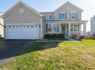 955 Great Falls Dr, Volo, IL 60073