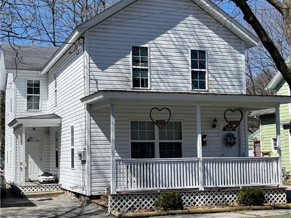 15 Spencer St, Lyons, NY 14489