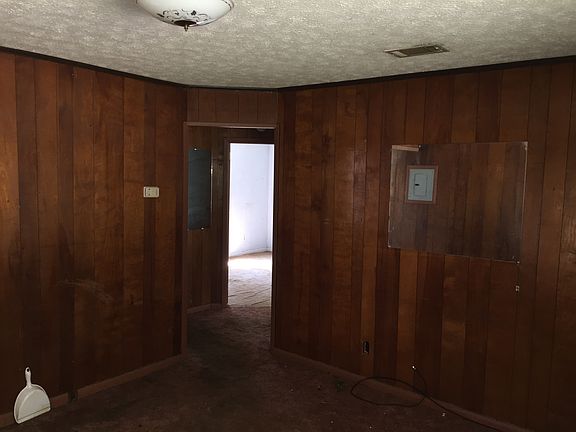 2nd image of 4023 Belmont St