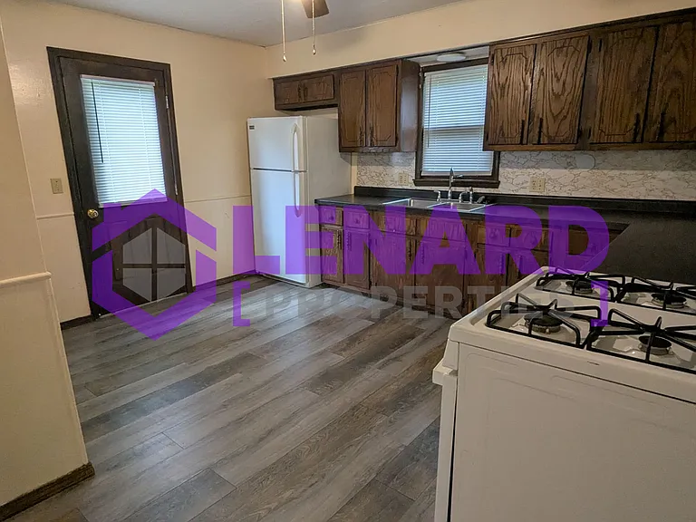 2123 N Taylor Ave — Photo 5
