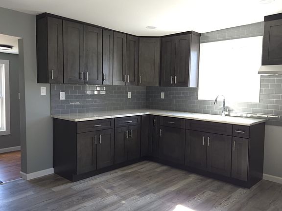 4th image of 14-16 E Johnston St #1