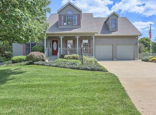 1111 Briarcliff Dr, Mahomet, IL 61853