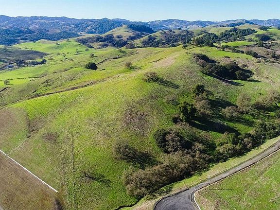 3rd image of 5300 Highway 101