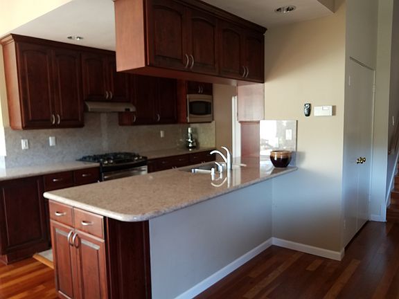 3rd image of 22315 1/2 Erwin St