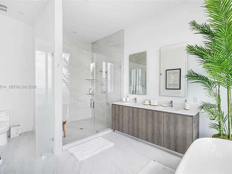 17550 Collins Ave #Penthouse 1 — Photo 55