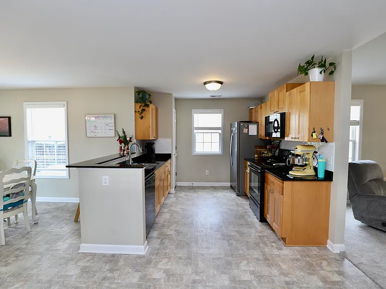 1116 Waverly Place Dr — Photo 35