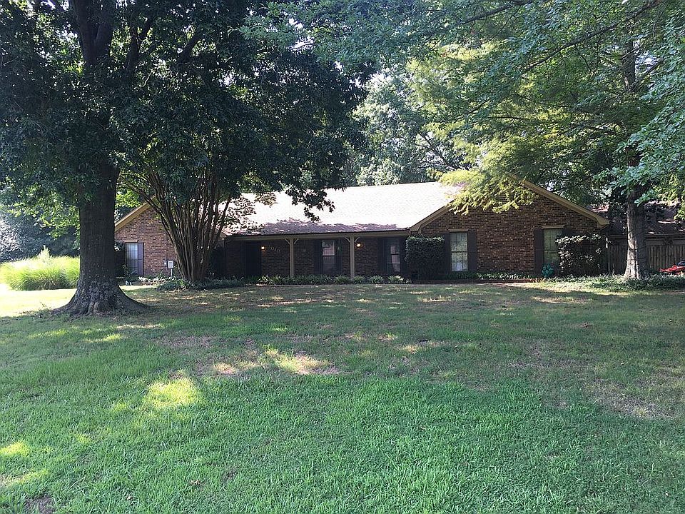 1st image of 3040 Summerhill Dr