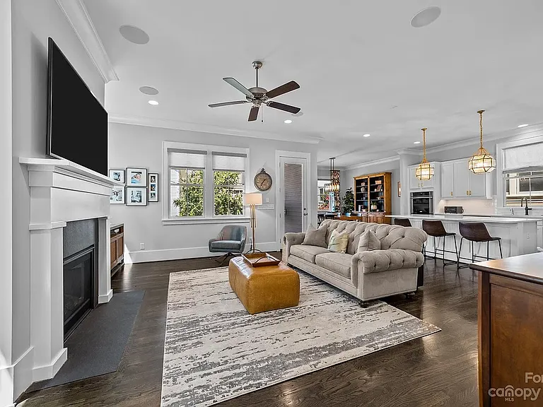 412 Eli St — Photo 10