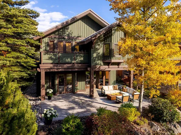 8107 Muirfield Cres, Whistler, BC V8E 1J7