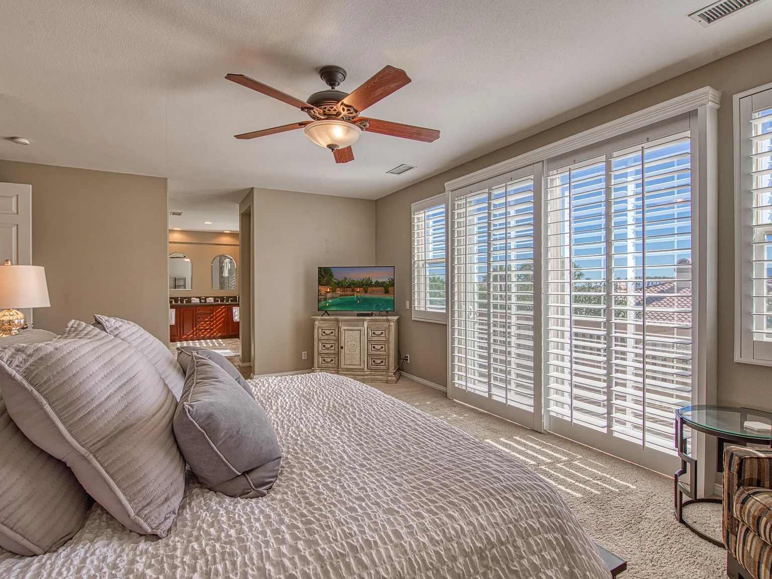 5 bed, 3.5 bath, 3423 sqft, $7,658 — Photo 3