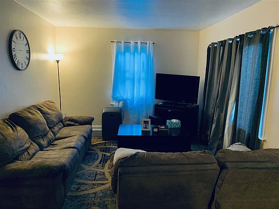 3rd image of 2427 Clifton Ave