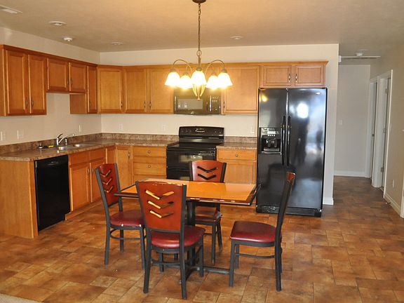 3rd image of 222 E 17th St