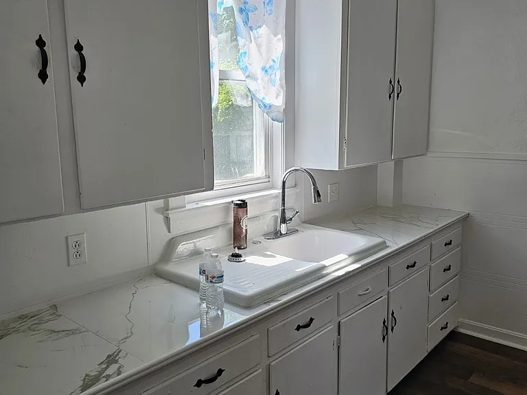 274 Pine St #1 — Photo 10