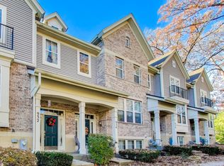 934 Tuscany Dr, Streamwood, IL 60107