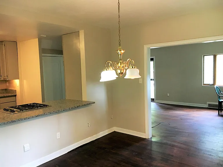 390 Orchard Dr — Photo 6