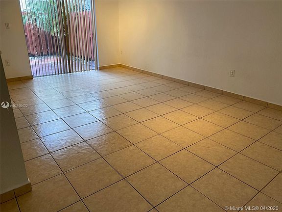 4th image of 11431 NW 93rd Ct #2