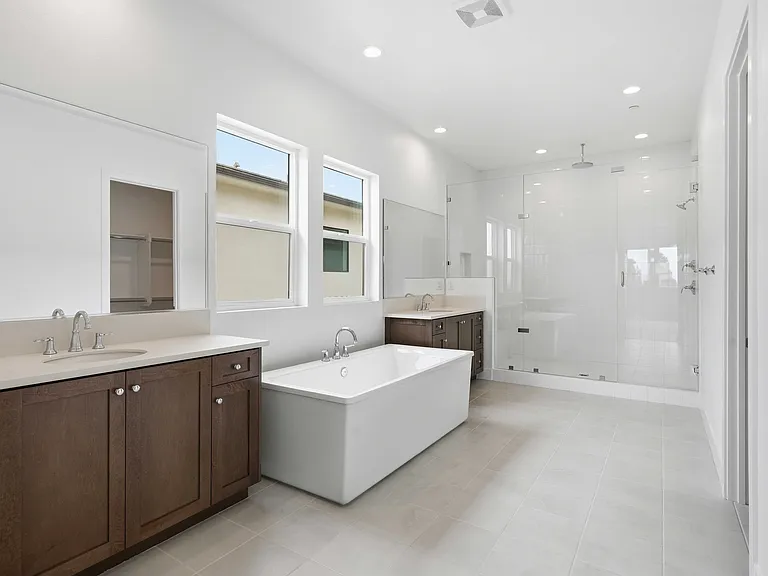 20568 Edgewood Ct — Photo 23