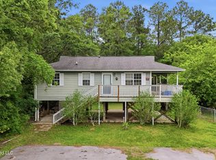8621 Old Stage Rd, Moss Point, MS 39562