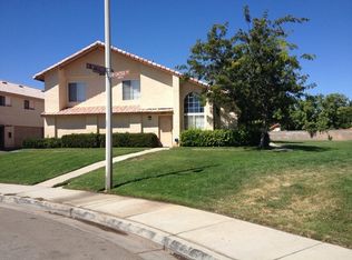 1601 Cactus Dr, Lancaster, CA 93535