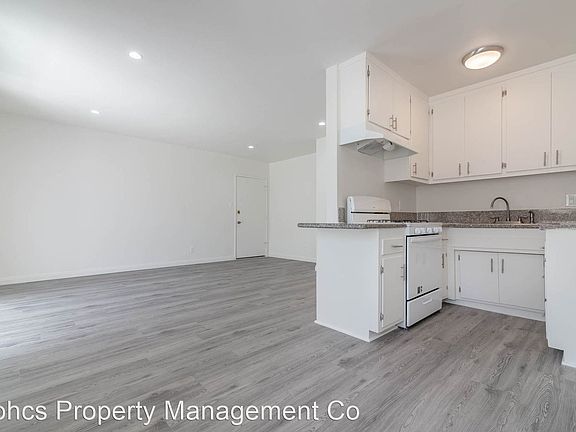 5th image of 14648 Delano St #6