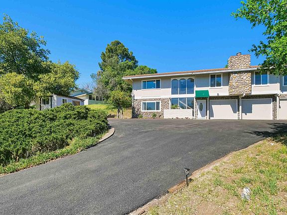 3rd image of 536 Golf Club Rd