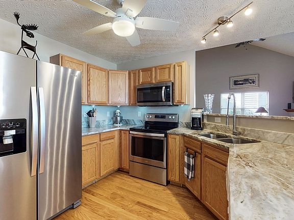 3rd image of 5988 Pennington Creek Dr