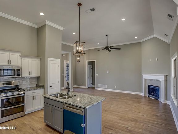 5th image of 3893 Wilkerson Dr