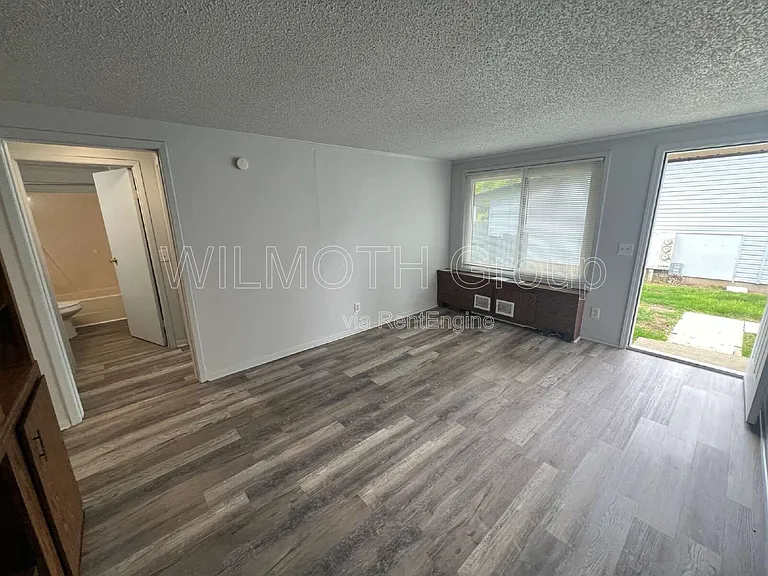 2000 Indianapolis Road — Photo 49