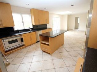 11 Adams Dr, Cresskill, NJ 07626