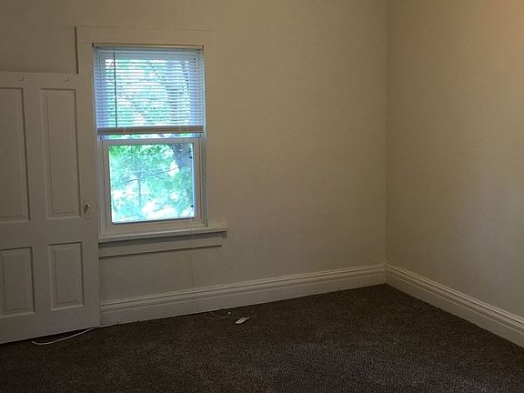 4th image of 311 N 11th Ave E